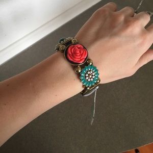 EASTER SALE 🐰 NWT Flower Bracelet